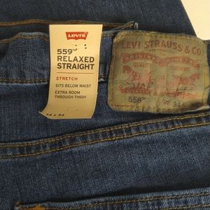 Levi's 559 sits below the waist 34x34 relaxed fit